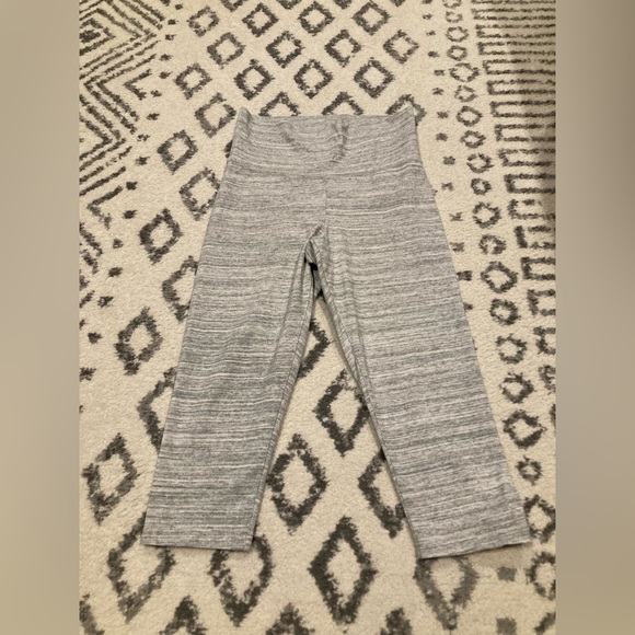Women aerie grey white stripe legging yoga crop pant capri athletic workout m - Picture 1 of 7
